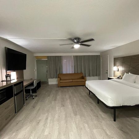 Quality Inn & Suites Airport-Cruise Port הוליווד מראה חיצוני תמונה
