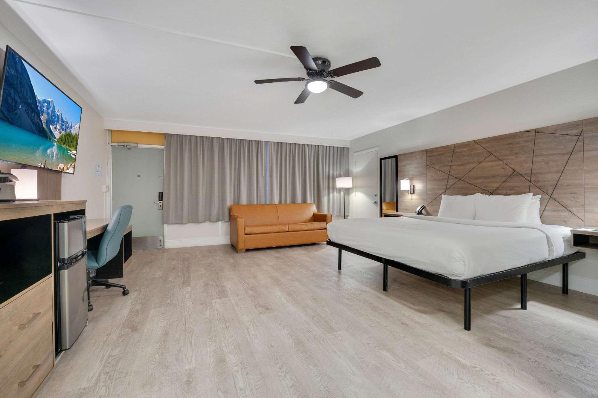 Quality Inn & Suites Airport-Cruise Port הוליווד מראה חיצוני תמונה