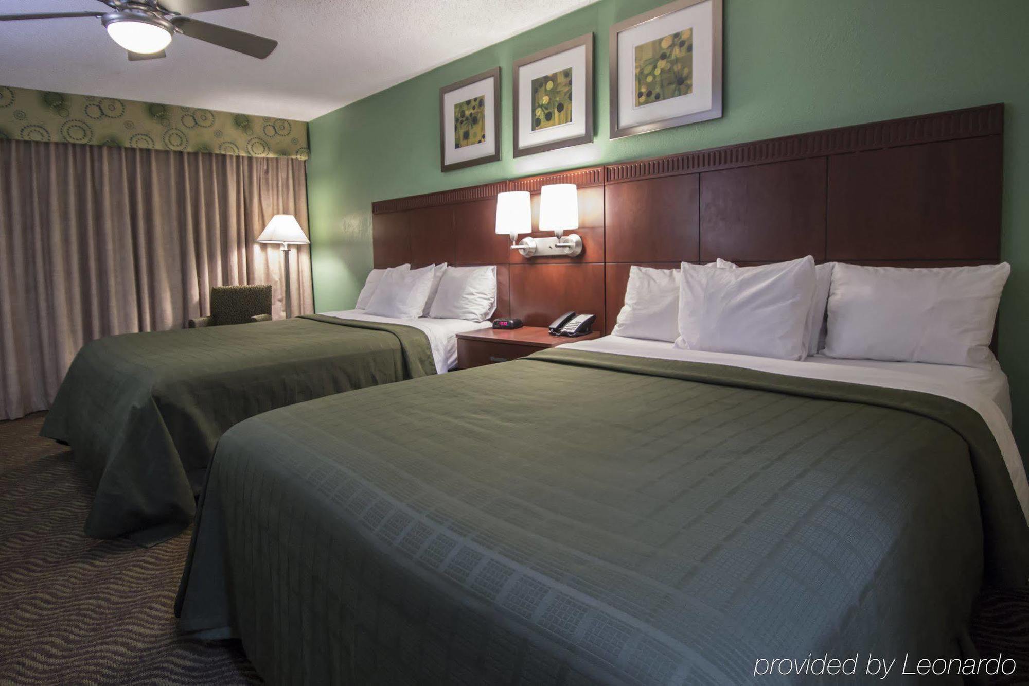 Quality Inn & Suites Airport-Cruise Port הוליווד מראה חיצוני תמונה