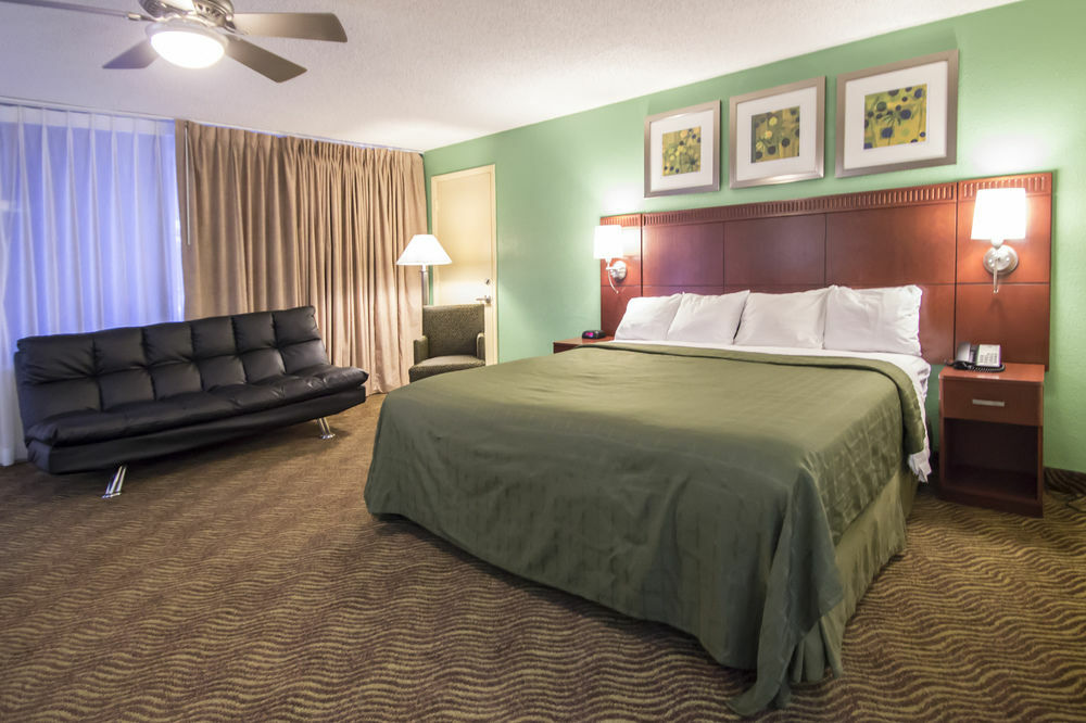 Quality Inn & Suites Airport-Cruise Port הוליווד מראה חיצוני תמונה